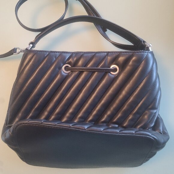 Michael Kors bucket bag - Picture 2 of 5